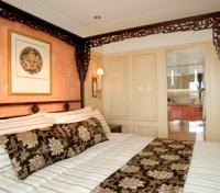 Jade and Mandarin Suite